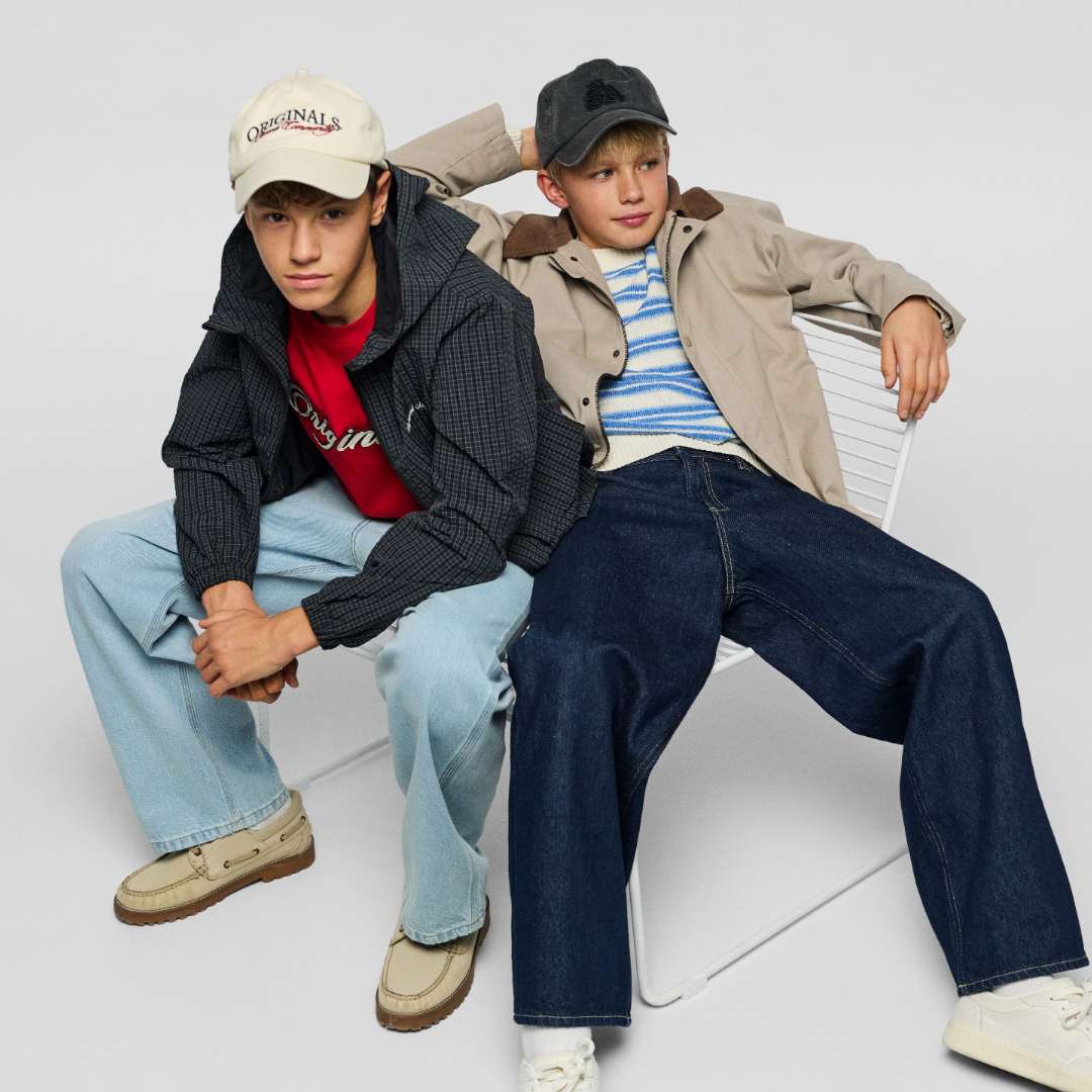 Billede af 2 modeller i Jack & Jones Junior styles 